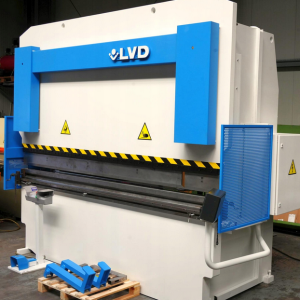 LVD 165 t x 3100 CNC